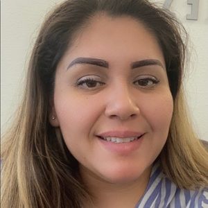 Meet your Posher, Claudia